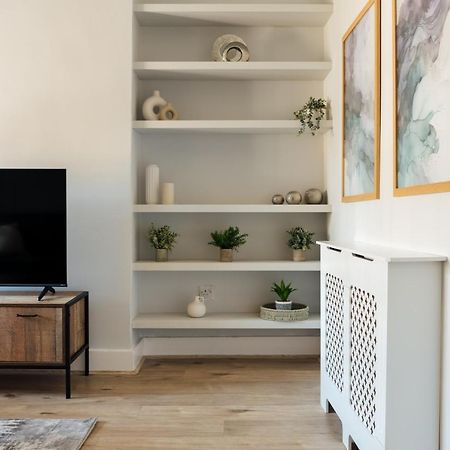Апартаменты Stunning & Stylish 2 Bed Flat In West Лондон Экстерьер фото