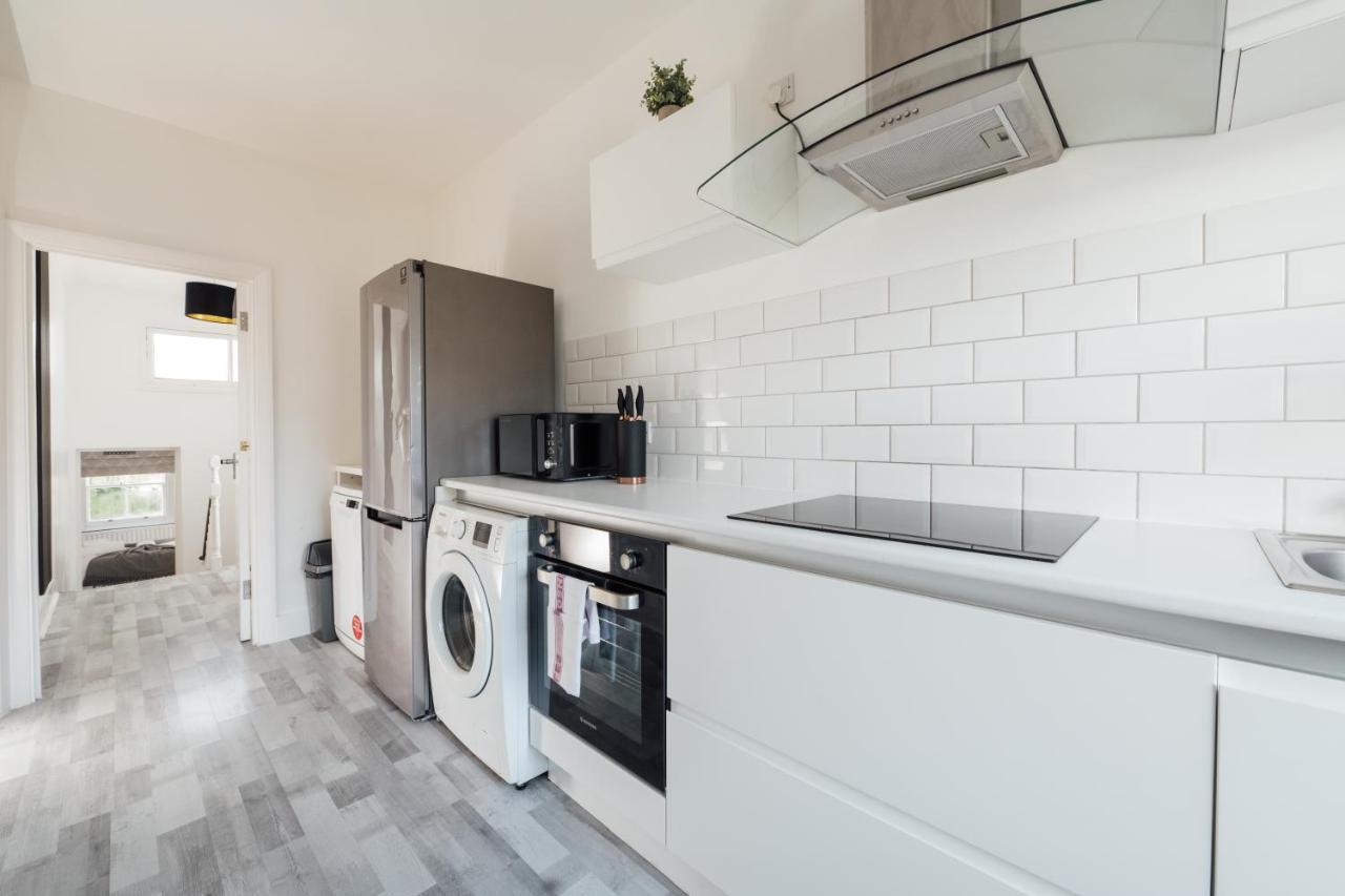 Апартаменты Stunning & Stylish 2 Bed Flat In West Лондон Экстерьер фото