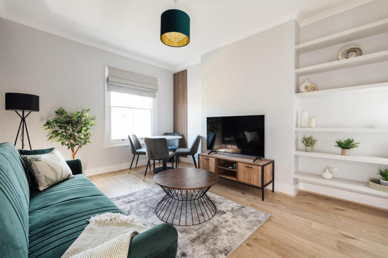 Апартаменты Stunning & Stylish 2 Bed Flat In West Лондон Экстерьер фото