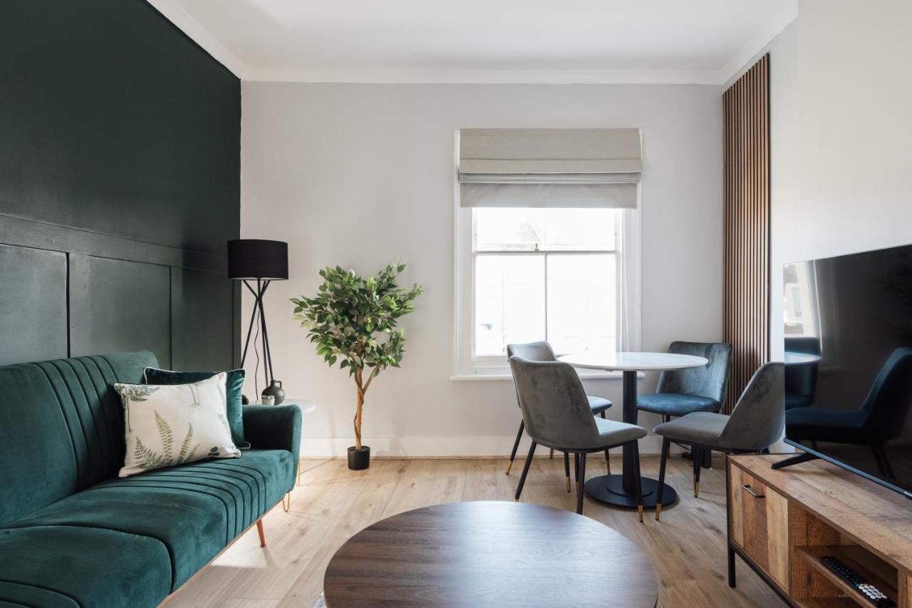 Апартаменты Stunning & Stylish 2 Bed Flat In West Лондон Экстерьер фото