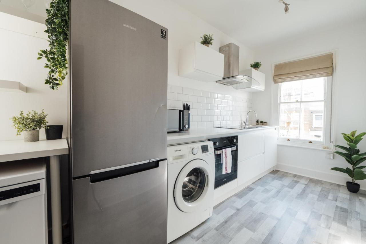 Апартаменты Stunning & Stylish 2 Bed Flat In West Лондон Экстерьер фото
